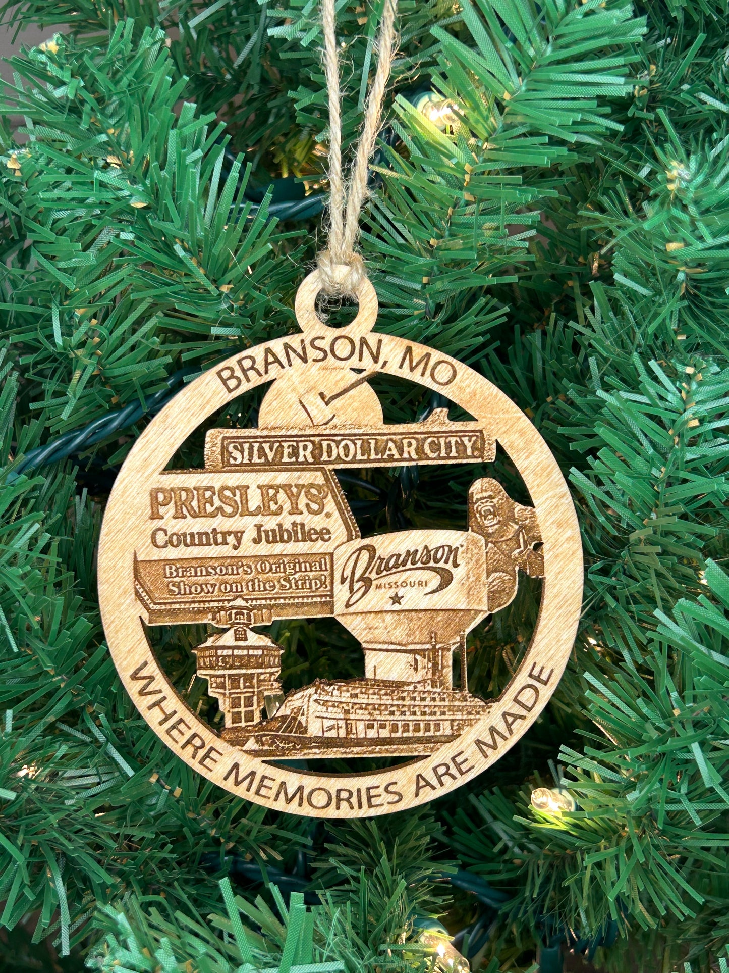 Branson, MO Hometown - Ornament and/or Magnet