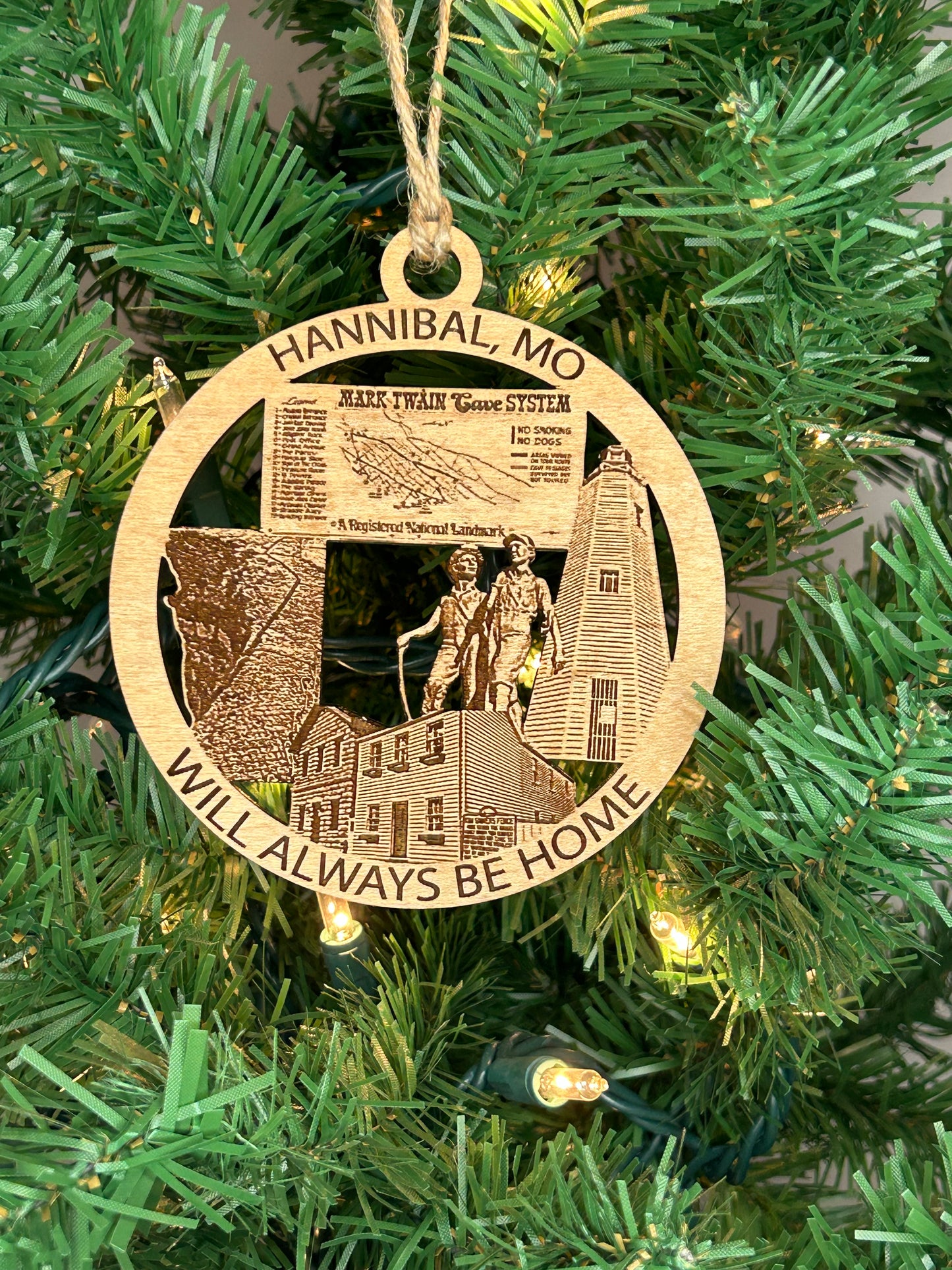 Hannibal, MO Hometown - Ornament and/or Magnet